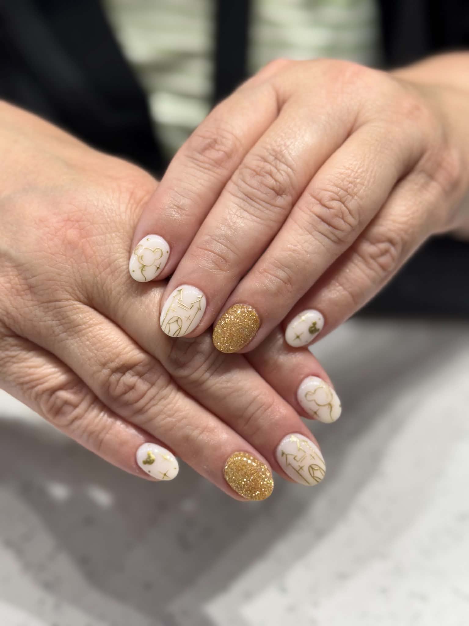 golden marble nail design