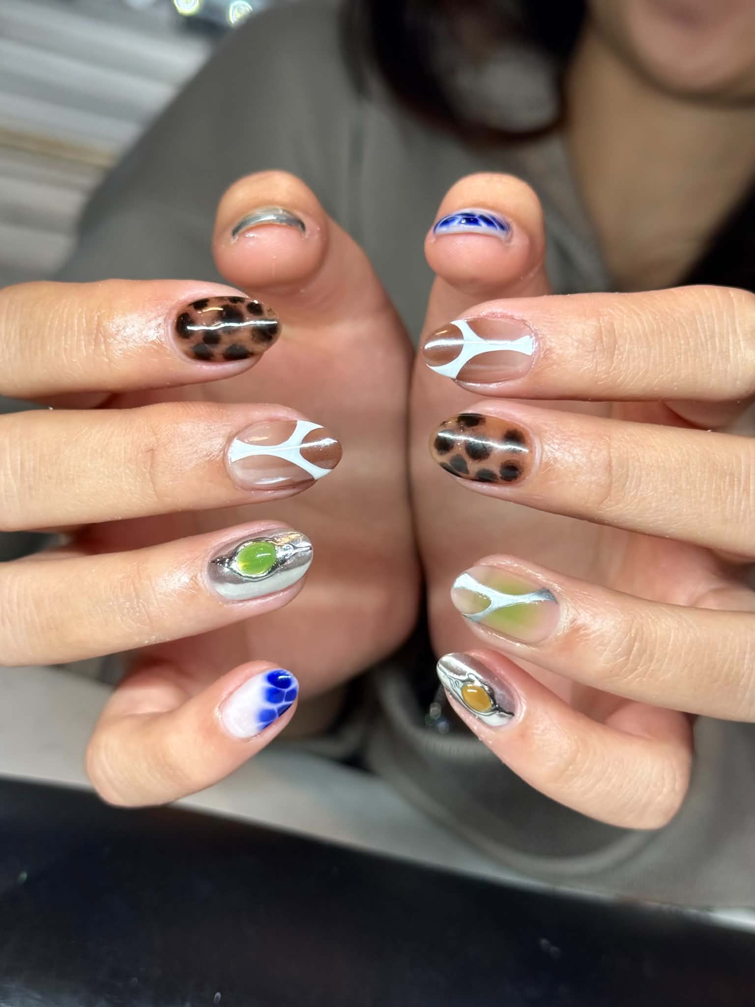 tortoise & gem mix nail design
